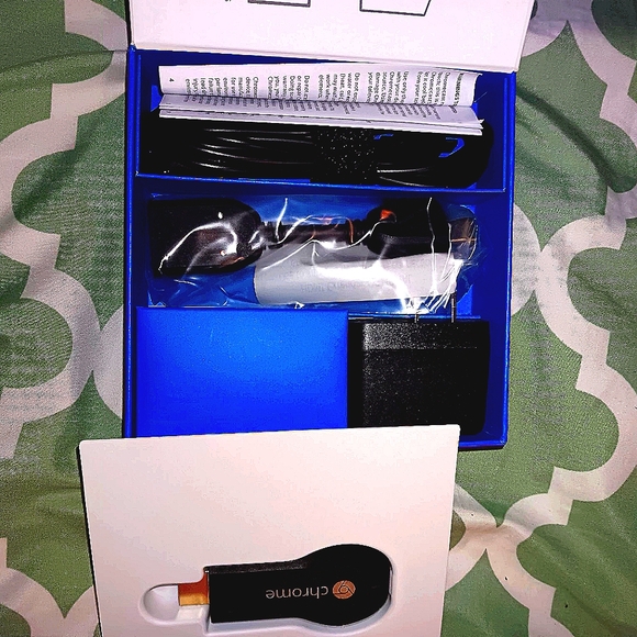 Chromecast 1st generation - Picture 2 of 5